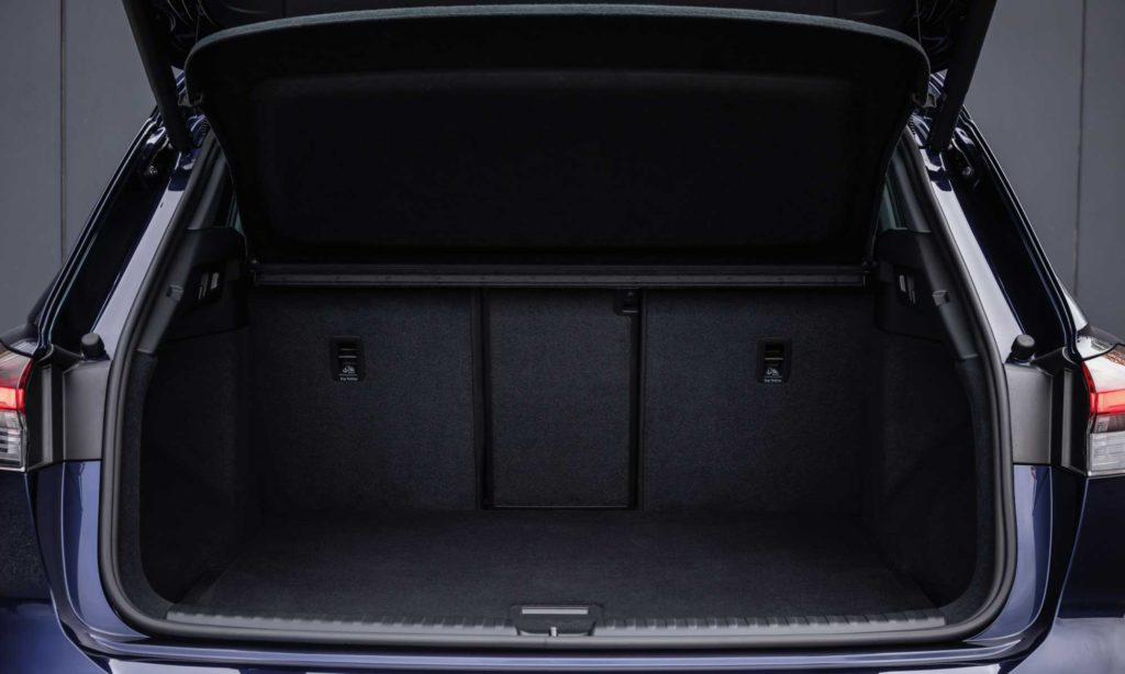 Spazio e versatilità per la tua vita attiva: il portabagagli della Q4 e-tron offre ampio spazio per la famiglia e l'attrezzatura sportiva, rendendo ogni avventura possibile.