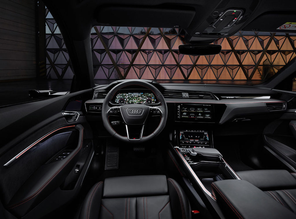 eMobility-Scarabel-Audi-Q8-etron-interni-2