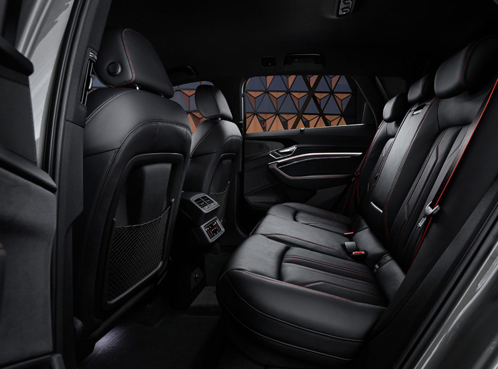 eMobility-Scarabel-Audi-Q8-etron-interni-3