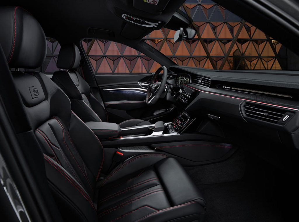 eMobility-Scarabel-Audi-Q8-etron-interni-4